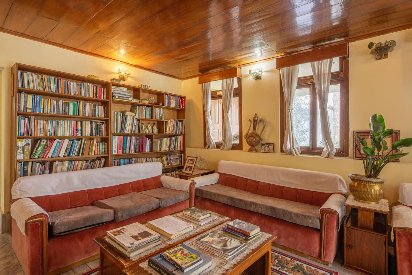 La Ipsing Farm By Stayvista - 3 Bhk Villa With Balcony, Mountain View, Indoor Games, And Pet Friendly Samdong Exteriör bild