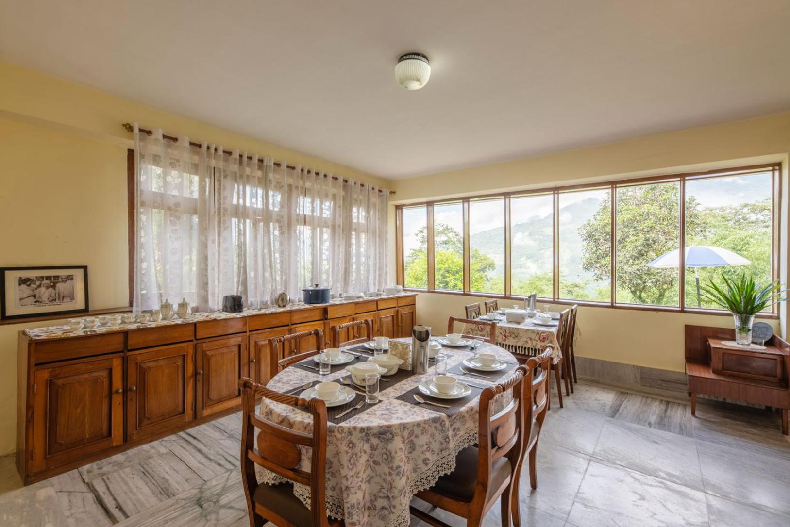 La Ipsing Farm By Stayvista - 3 Bhk Villa With Balcony, Mountain View, Indoor Games, And Pet Friendly Samdong Exteriör bild