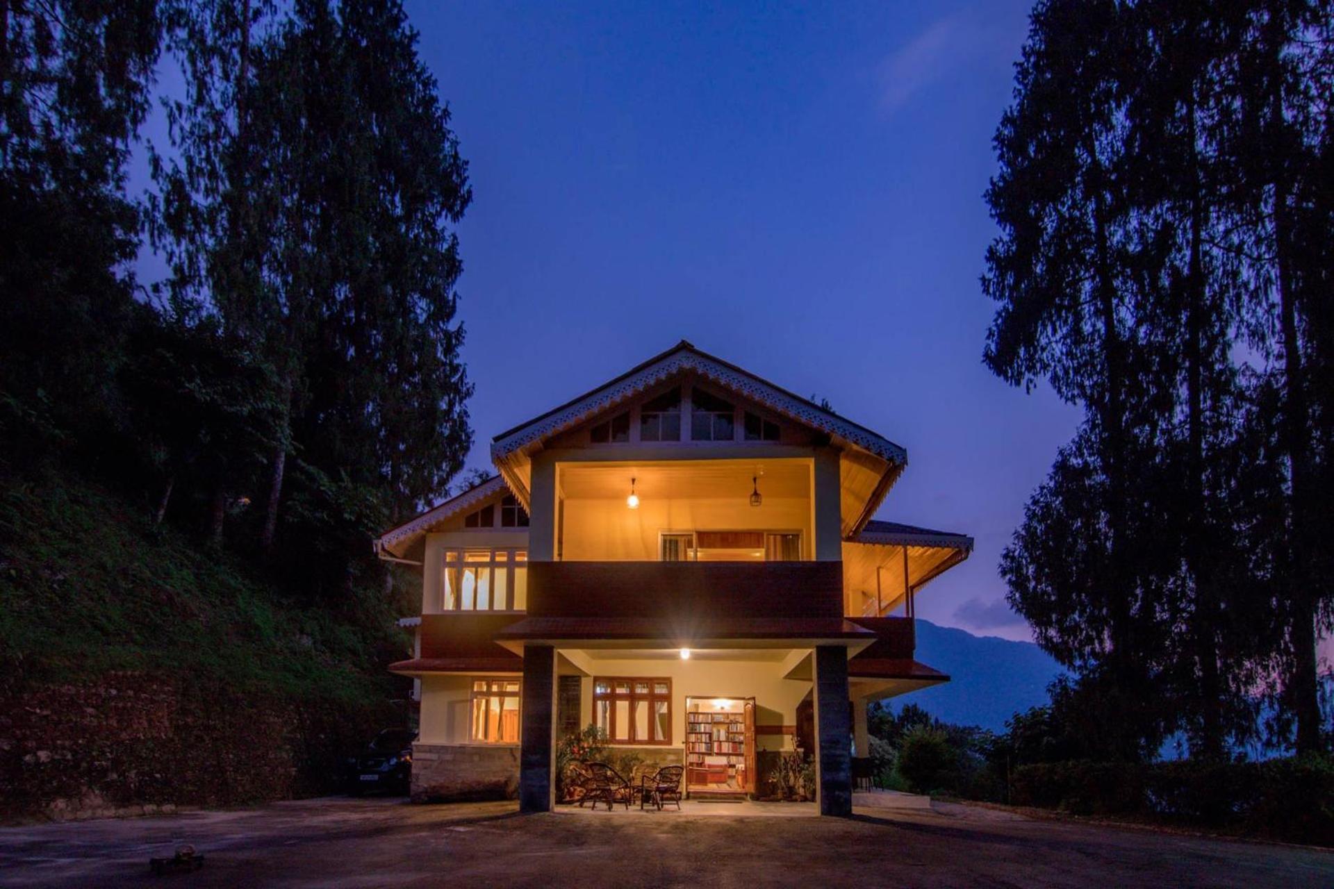 La Ipsing Farm By Stayvista - 3 Bhk Villa With Balcony, Mountain View, Indoor Games, And Pet Friendly Samdong Exteriör bild
