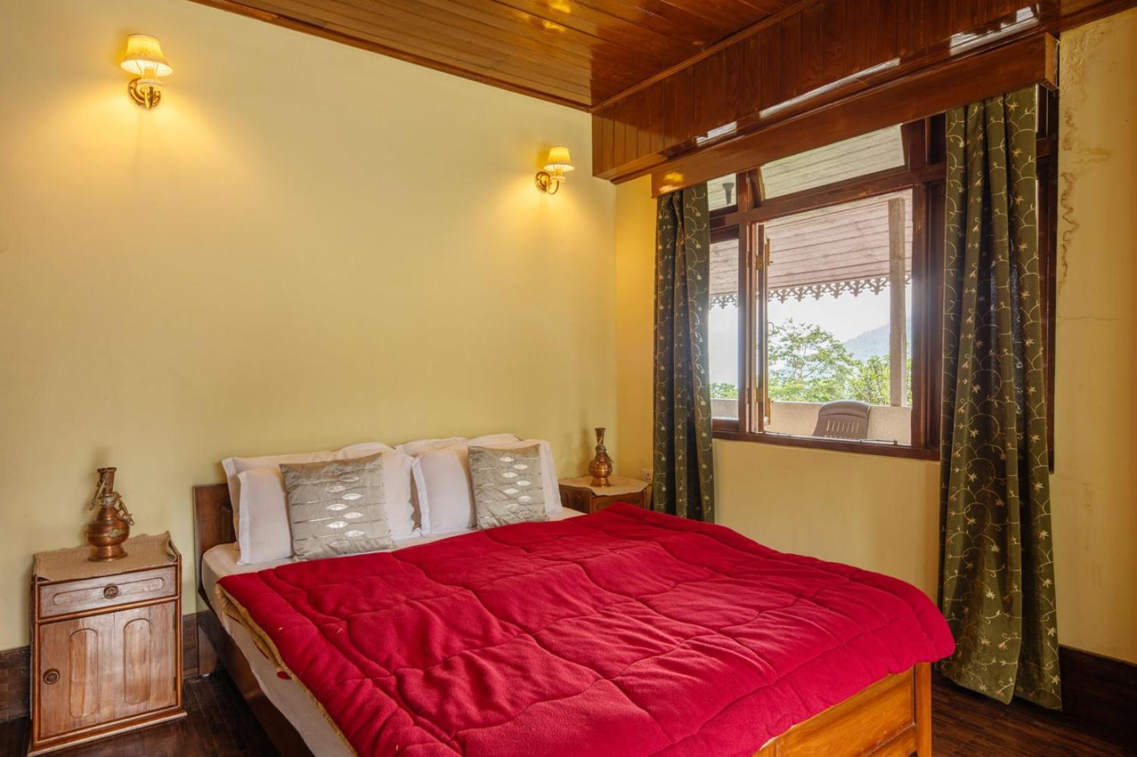 La Ipsing Farm By Stayvista - 3 Bhk Villa With Balcony, Mountain View, Indoor Games, And Pet Friendly Samdong Exteriör bild